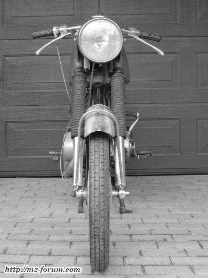 MZ ETS 250, Front