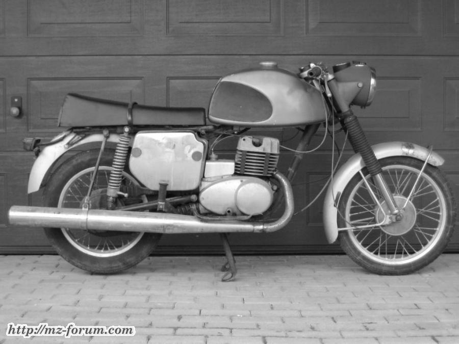 MZ ETS 250, rechts