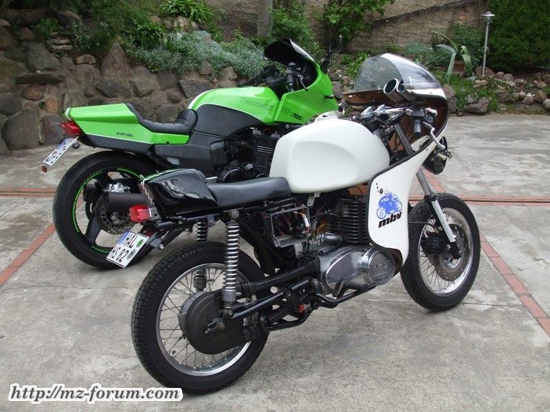 MZ TS 250/1 vs Kawasaki GPZ 900 R