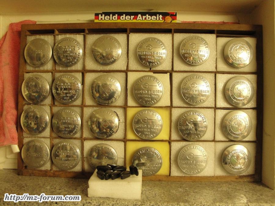 MZ Tankdeckelsammlung