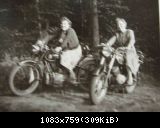 Oma auf Awo und ihre West-freundin auf der Zündap