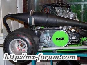 DDR Rennkart mit ETZ 150 Motor