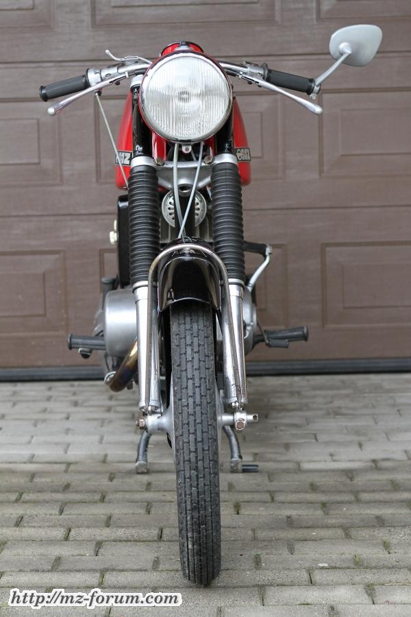 MZ ETS 250, Front