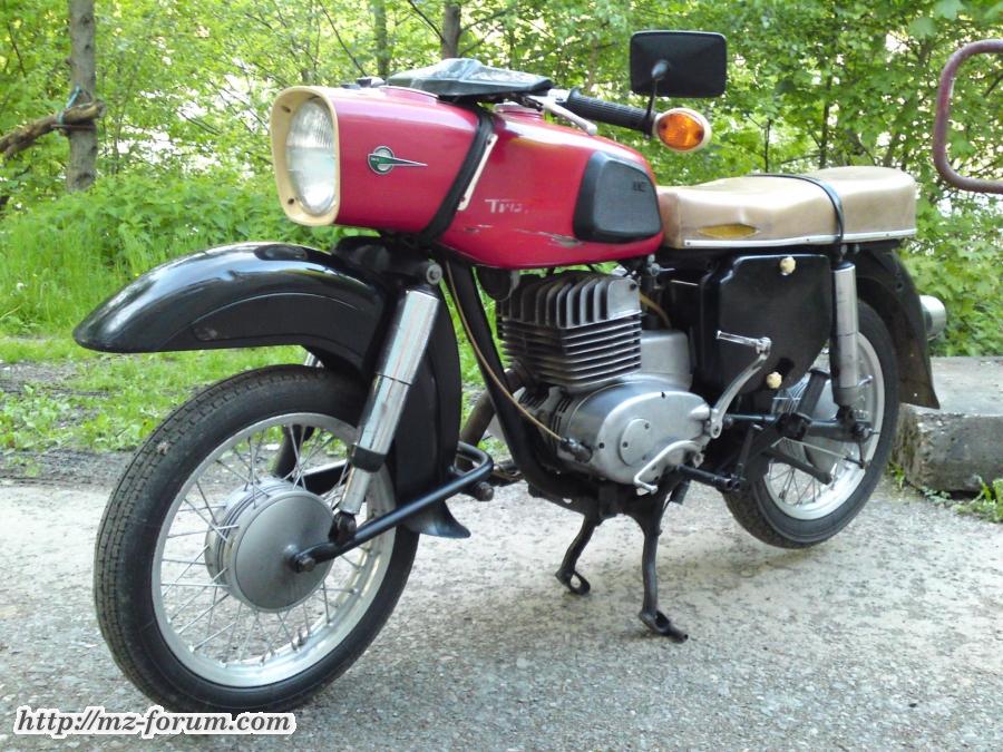 Meine ES 175/2 Trophy deluxe- Noch im unrestaurierten Originalzustand. Kniebleche, Gepäckträger und Verbandstasche unter der Sitzbank vom Tag der Auslieferung vorhanden.