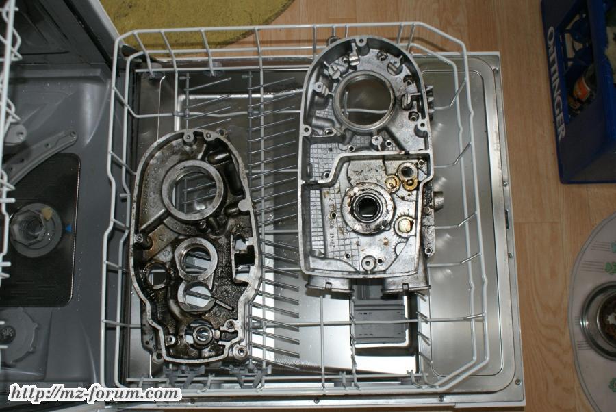 Motor zerlegt und ab in die Spülmaschine