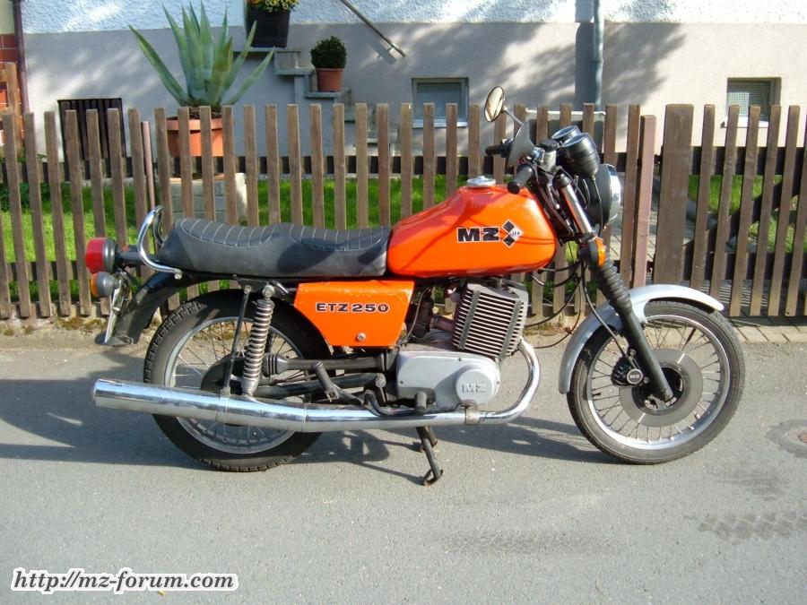 Auspuffseite