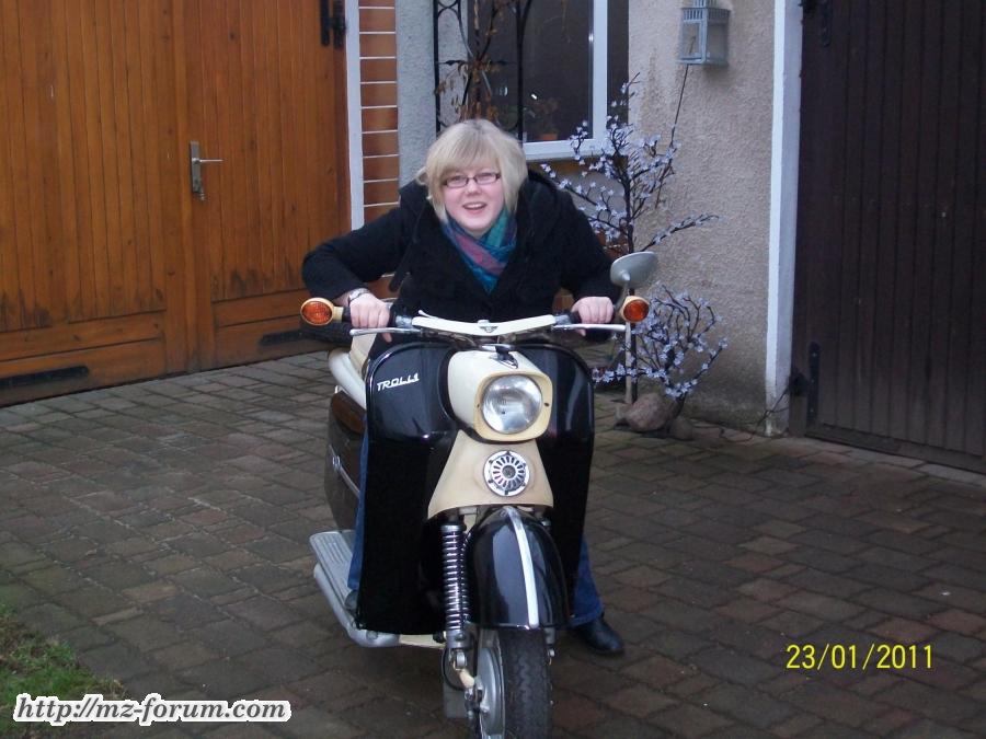 TROLL 1 mit Pilotin