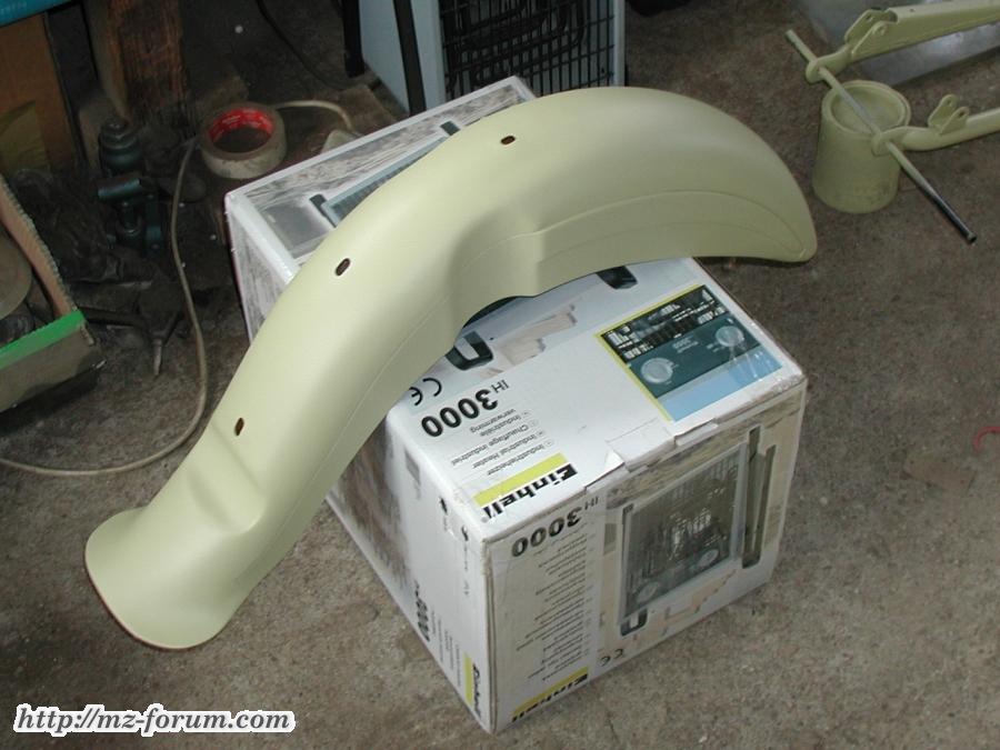 Vorderkotflügel - grundiert und gefüllert