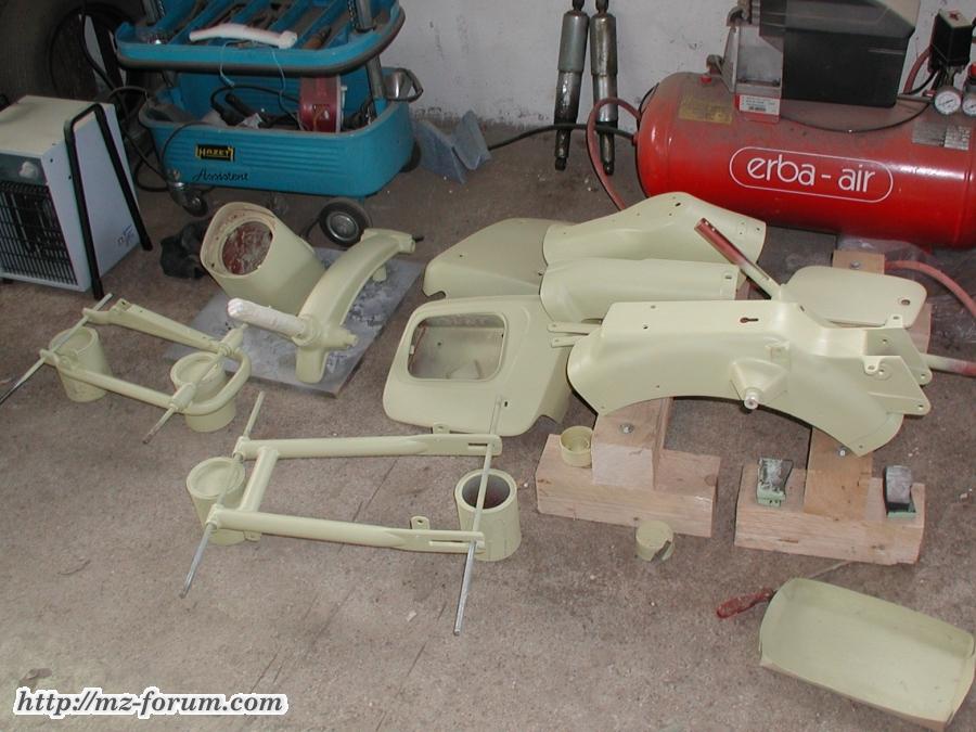 Diverse Bauteile - grundiert und gefüllert