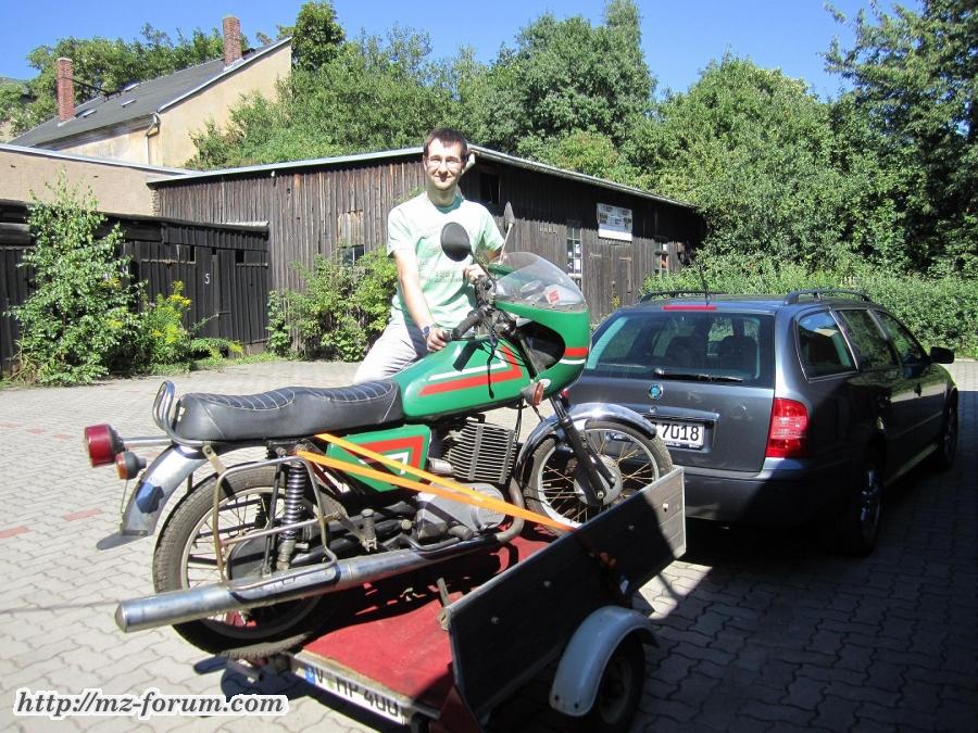 meine ETZ mit neuem, stolzen Besitzer beim Abholen
