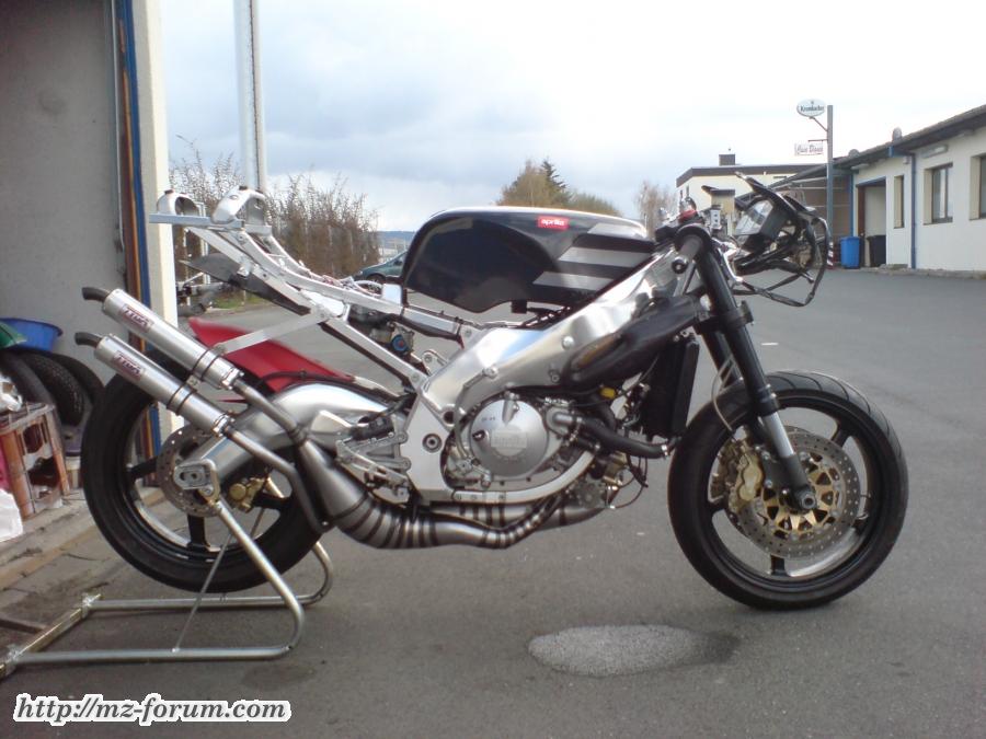 Racebike im Aufbau, Anfang 2010