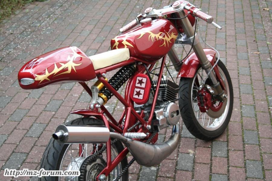 Projekt 2010 - Simson 105 - "Moto GDR"