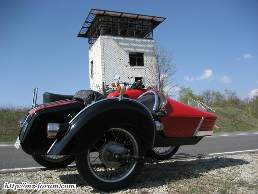 am ehemaligen Grenzübergang Henneberg