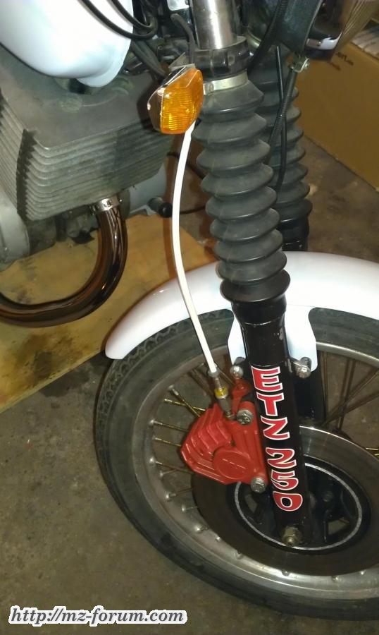 Neue Stahlflexbremleitung