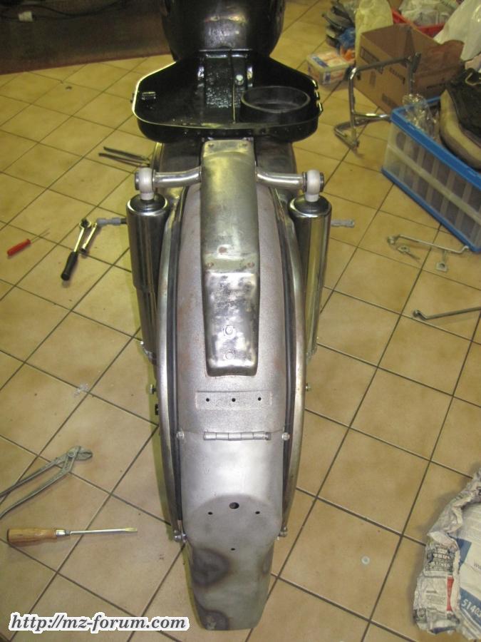 ES 300 Seitenteile Anprobe Mitte