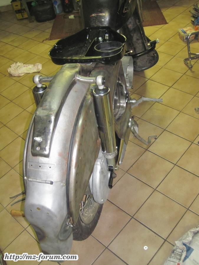 ES 300 Seitenteile Anprobe rechts