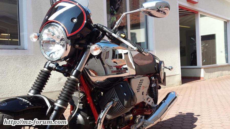 Moto Guzzi V7 Recer