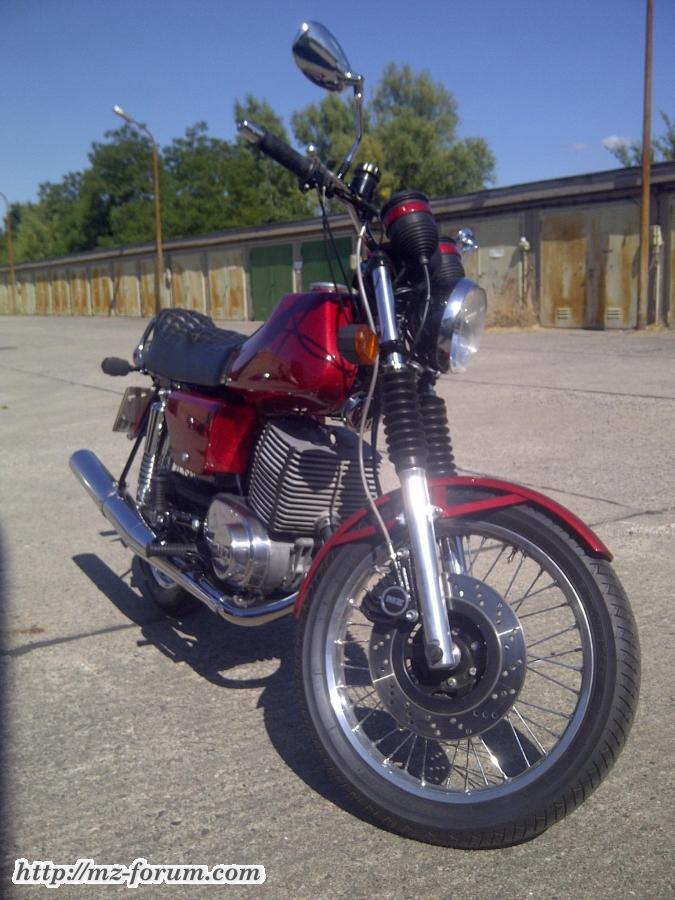 ETZ 250 Front
