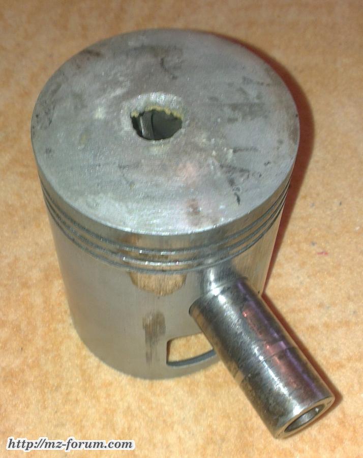 ES300 Kolben 7200 mit Loch