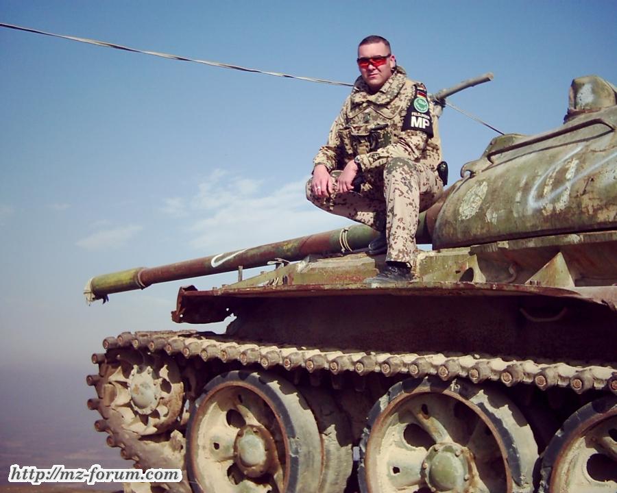 den Panzer gab´s günstig außerhalb von Kabul....