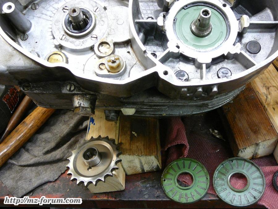 TS250/1 Schmucktüchen zerlegt...