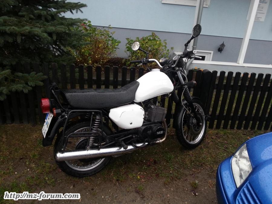 Mit Kanuni-Sitzbank von rechts