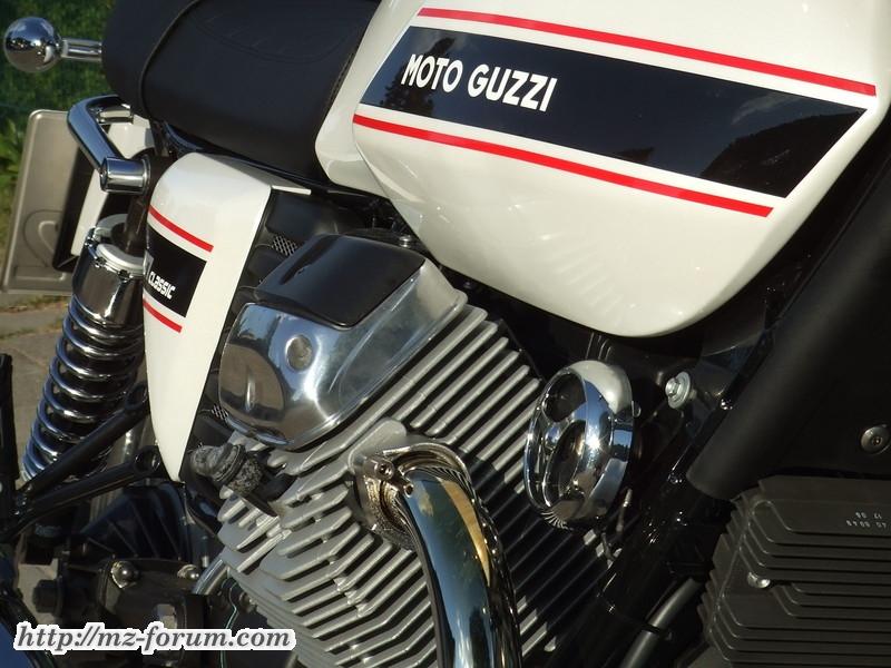 Moto Guzzi V7 Detail