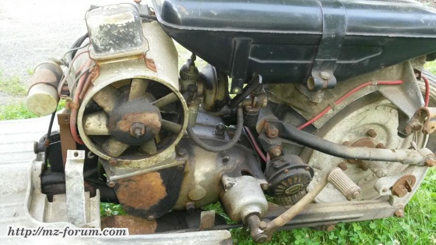Motor von links