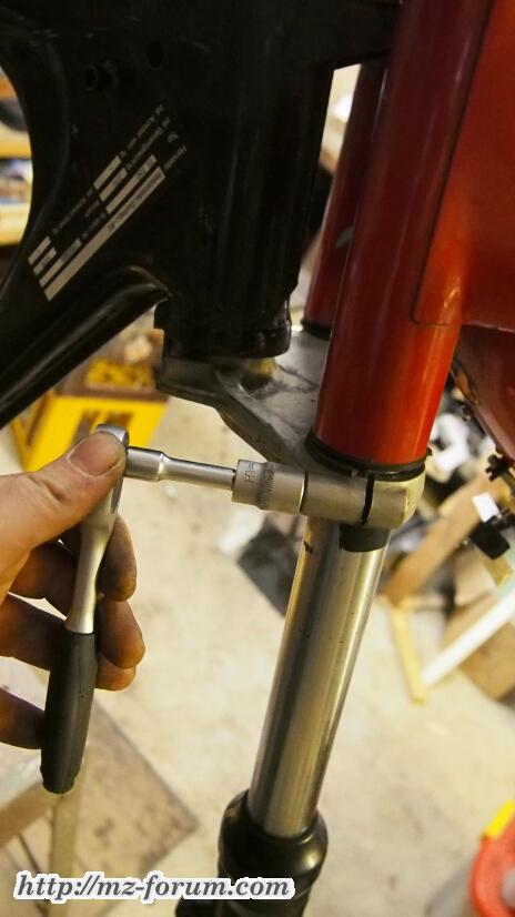 AusbauKlemmeLenkkopf