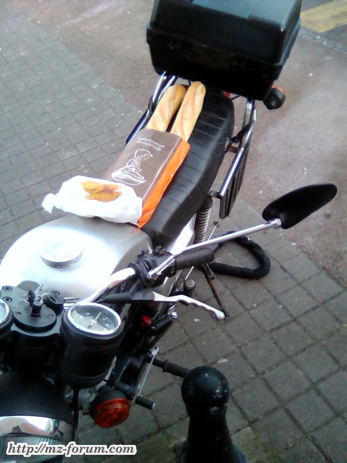 baguette out