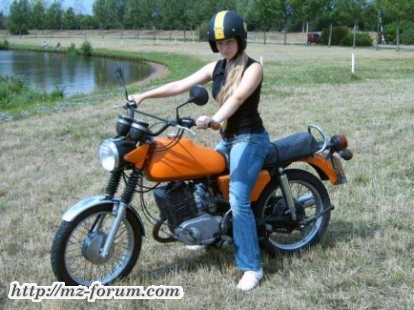 MZ-Nachwuchs auf ETZ 250