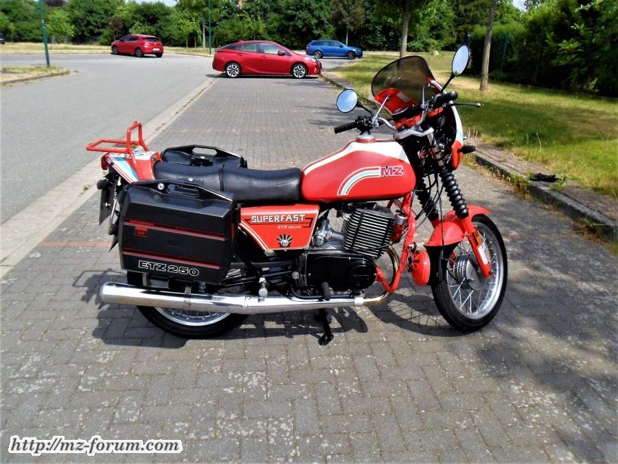 ETZ 250 (4)