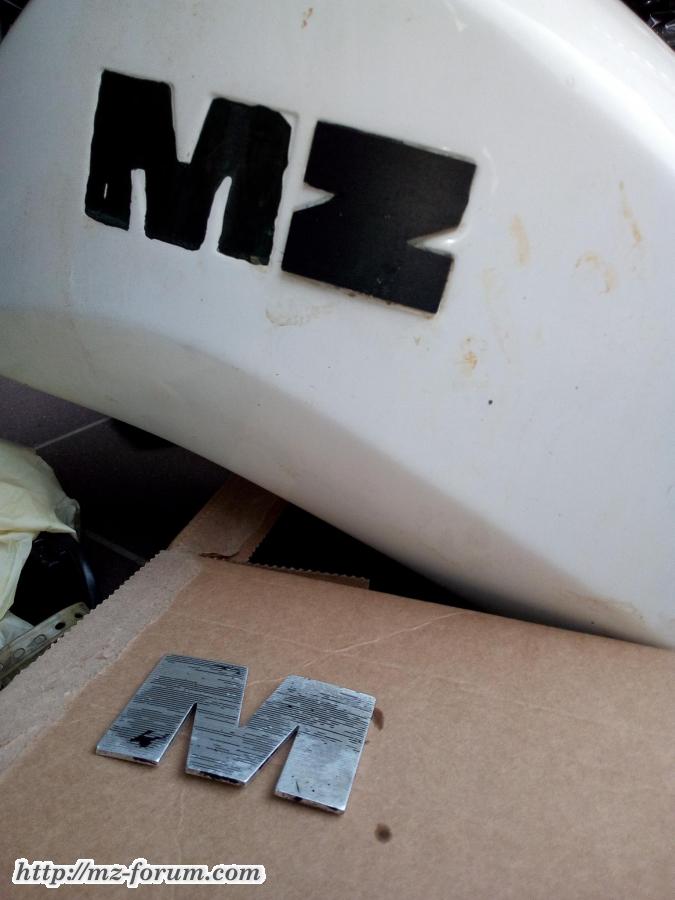 Buchstabe M Kraftstoffbehälter