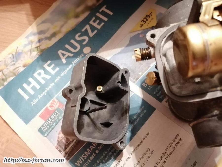 Vergaser gereinigt und neu bestückt 2