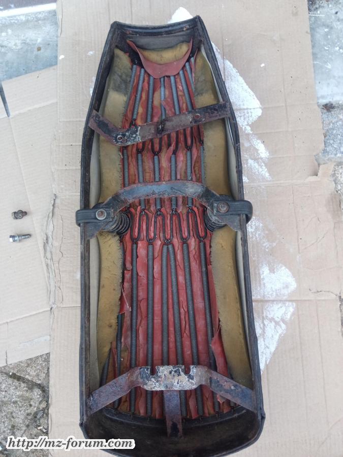 Sitzbank   von unten