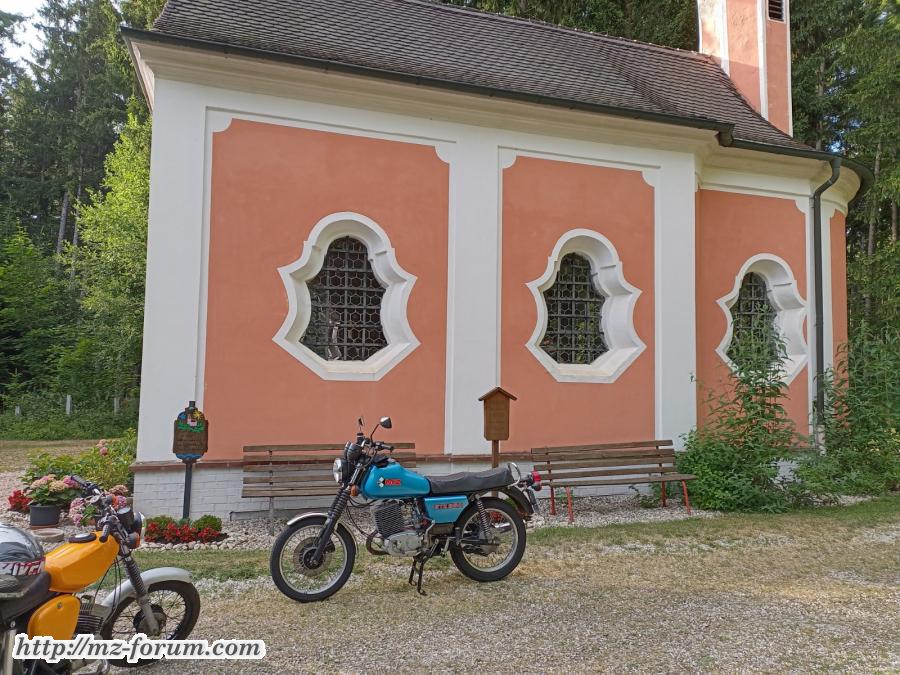 Die römisch-katholische Kapelle (Zum) Herrgott auf der Wies (auch als Wieskapelle bezeichnet).