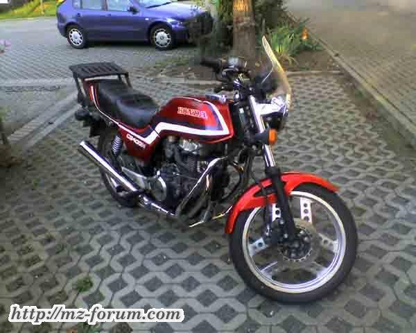 CB 400