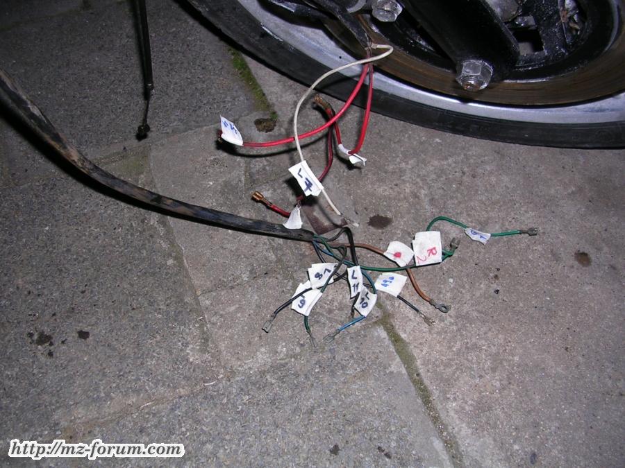 03/2009  so habe ich jedes Kabel gekennzeichnet