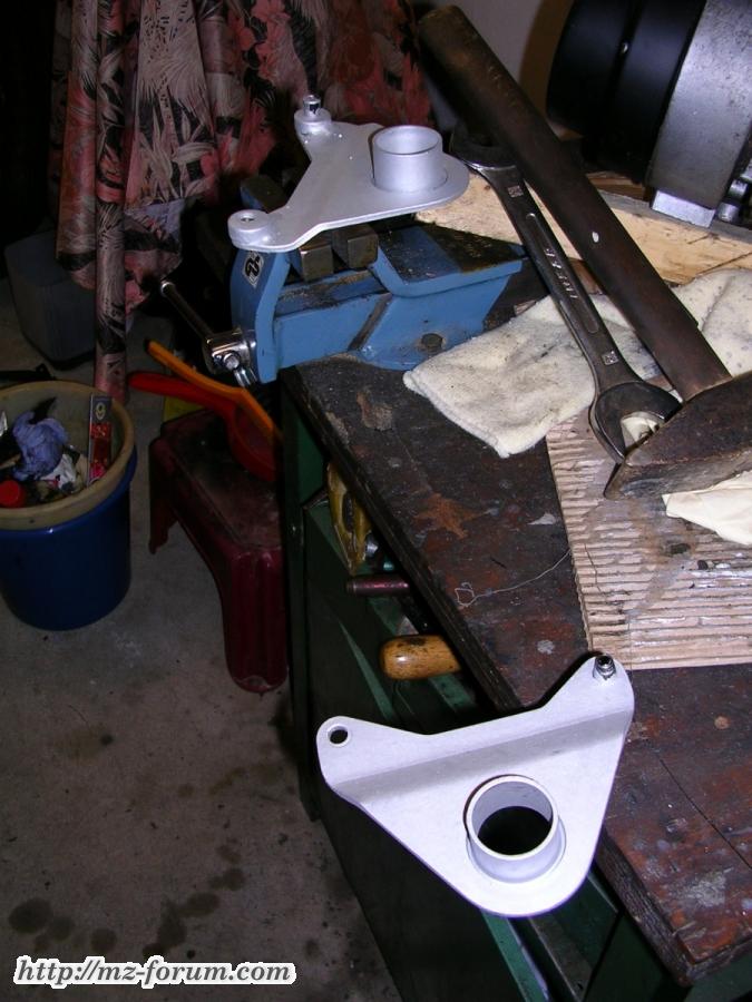 04/2009  die Motorschuhe werden mit Flüssigzink aufgearbeitet