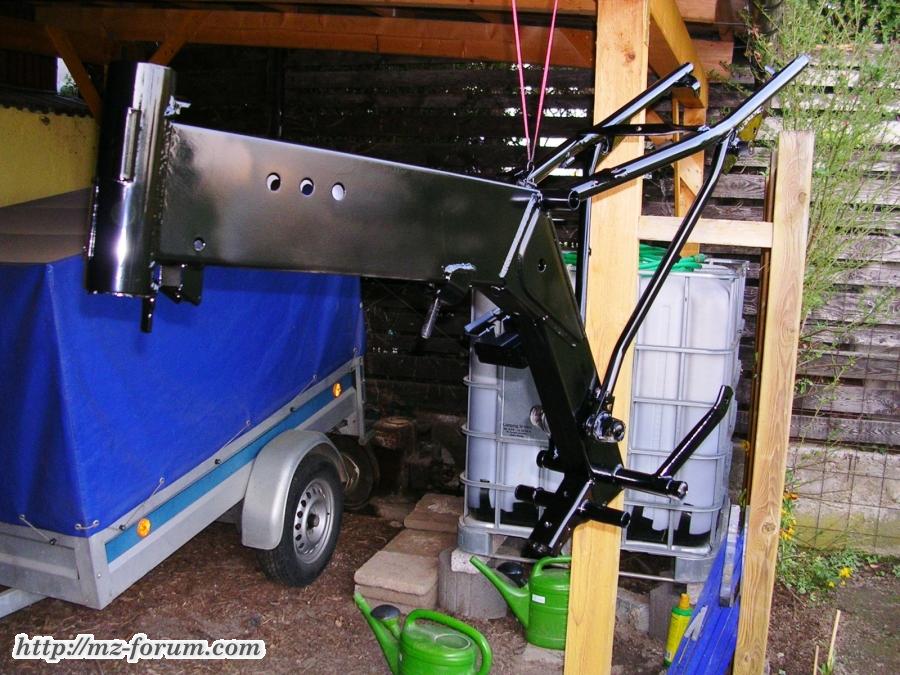 04/2009 der Rahmen wird lackiert