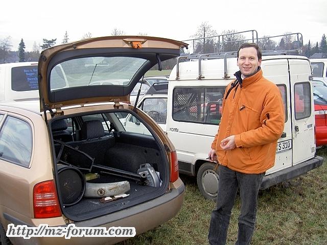 kutt mit den Teilen, welche gestrahlt werden.