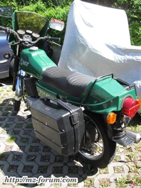 ETZ 250 neu auf dem Hof