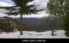 Zypern in den Bergen liegt Schnee